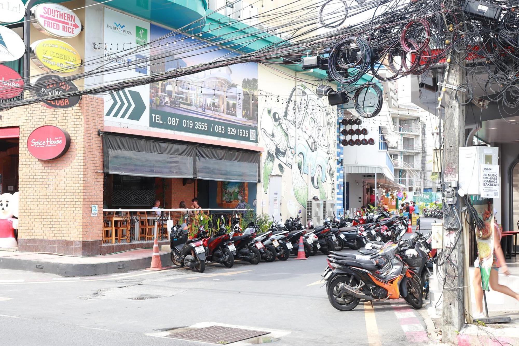 The Blue Pearl Kata Hotel Phuket Exterior photo
